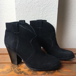 Vince Camuto Hillsy ankle bootie